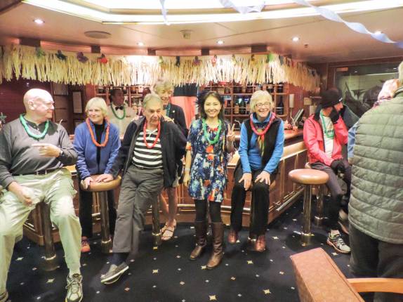 Festa da fantasia a bordo do Sea Spirit, a caminho da Antártida